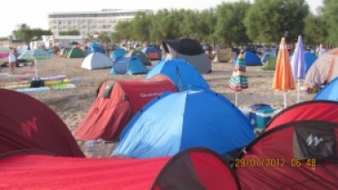 Tende sulla spiaggia a Torre Canne